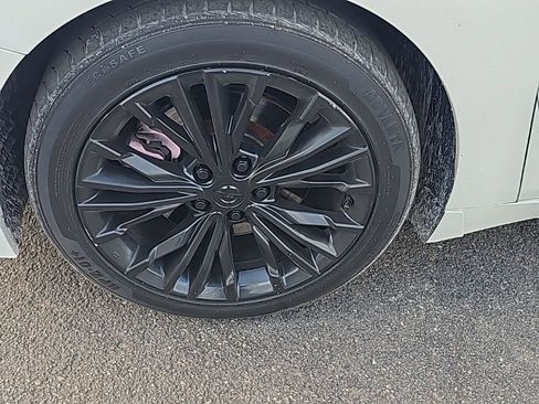 Used 2017 Nissan Maxima Platinum w/ Medallion Package image 4