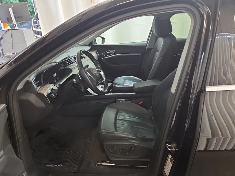 Used 2019 Audi e-tron Premium Plus w/ Cold Weather Package AWD/4WD image 9