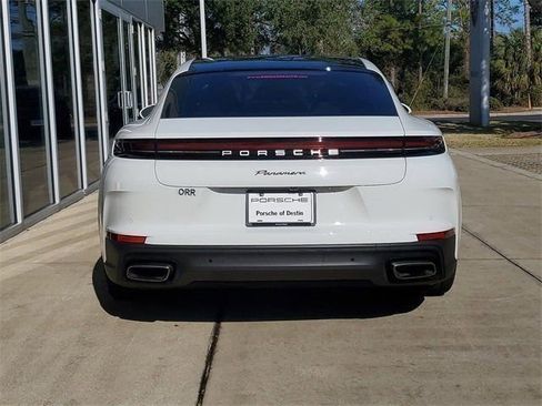 Certified 2025 Porsche Panamera image 11