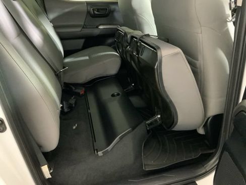 Used 2017 Toyota Tacoma SR5 w/ Tow Package AWD/4WD image 28