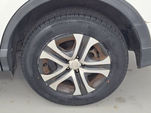 Used 2018 Toyota RAV4 LE image 30