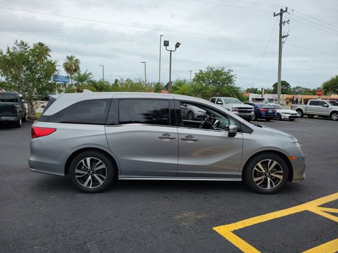 Used 2018 Honda Odyssey Elite image 5