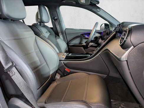 Certified 2025 Mercedes-Benz GLC 300 image 23