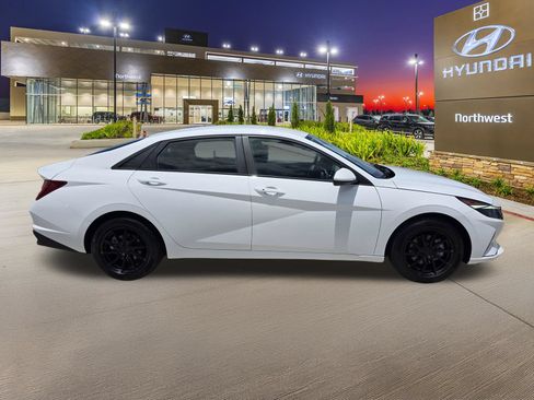 Used 2023 Hyundai Elantra Blue FWD image 6