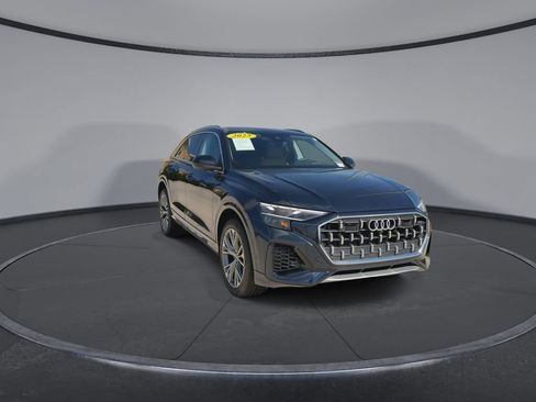 Used 2025 Audi Q8 Premium AWD/4WD image 3