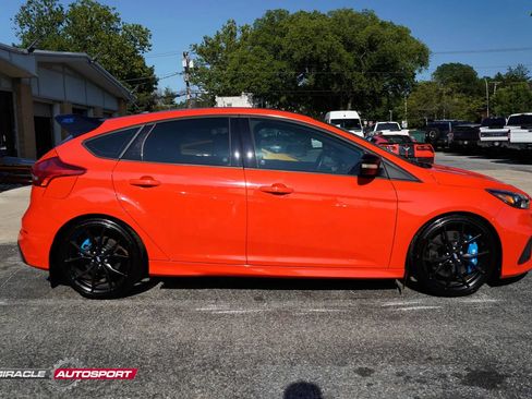 Used 2018 Ford Focus RS AWD/4WD image 8