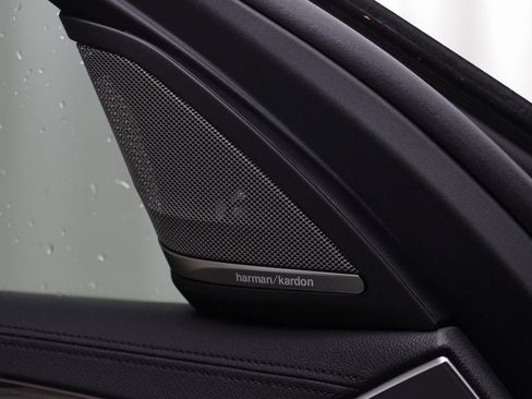 Used 2019 BMW M550i xDrive w/ Premium Package image 7