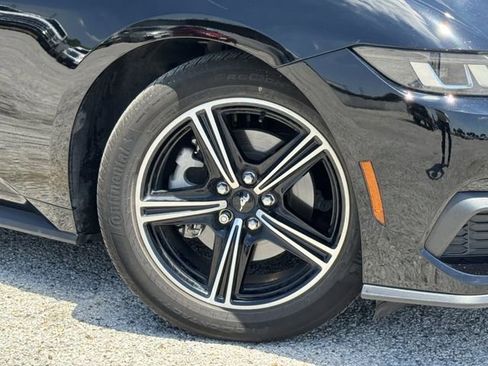 Certified 2025 Ford Mustang Coupe RWD image 32