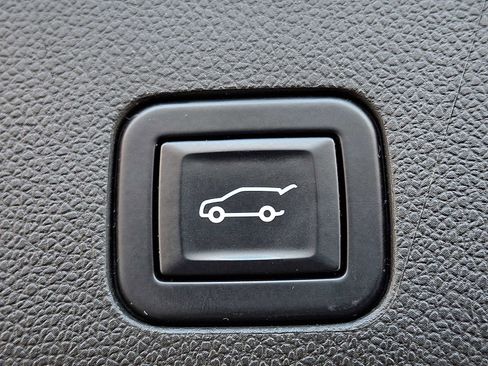 Used 2021 Cadillac Escalade ESV Sport Platinum w/ LPO, ONYX Package image 36