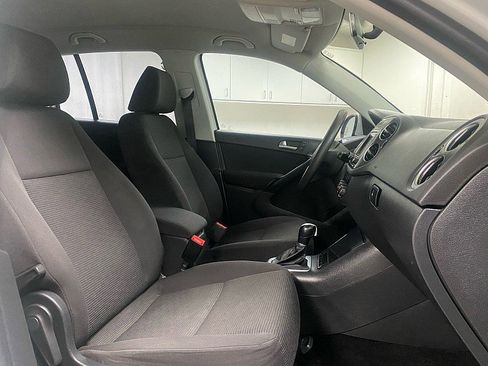 Used 2018 Volkswagen Tiguan Limited image 16