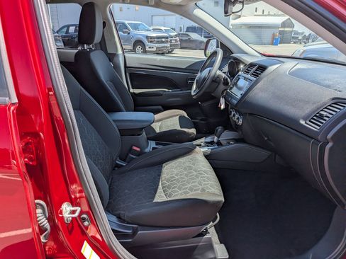 Used 2024 Mitsubishi Outlander Sport LE AWD/4WD image 31