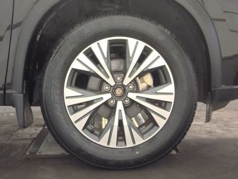 Used 2023 Nissan Rogue SV AWD/4WD image 19