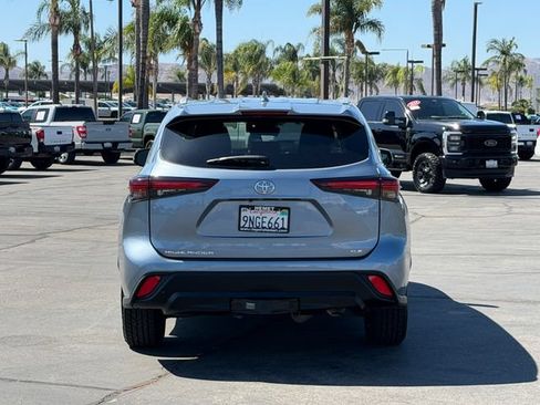 Used 2024 Toyota Highlander XLE FWD image 7