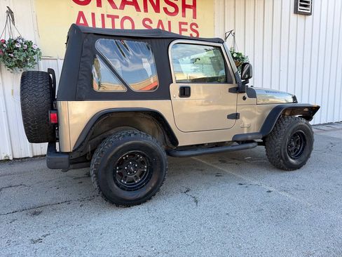 Used 2003 Jeep Wrangler X AWD/4WD image 3