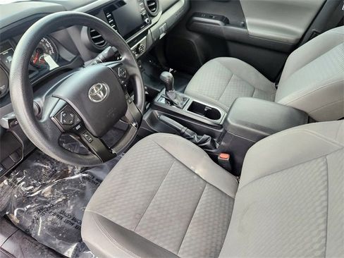 Used 2022 Toyota Tacoma SR image 7