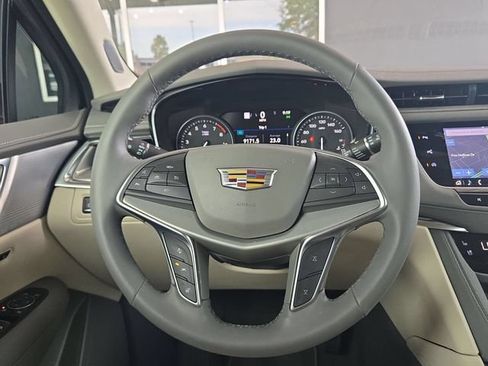 Used 2025 Cadillac XT5 Premium Luxury w/ Technology Package FWD image 11
