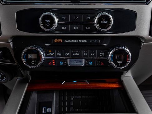 Used 2022 Ford F350 King Ranch w/ Chrome Package image 27