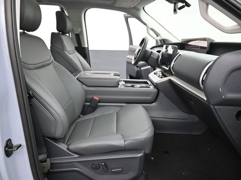 New 2026 Ford Expedition Active RWD image 27