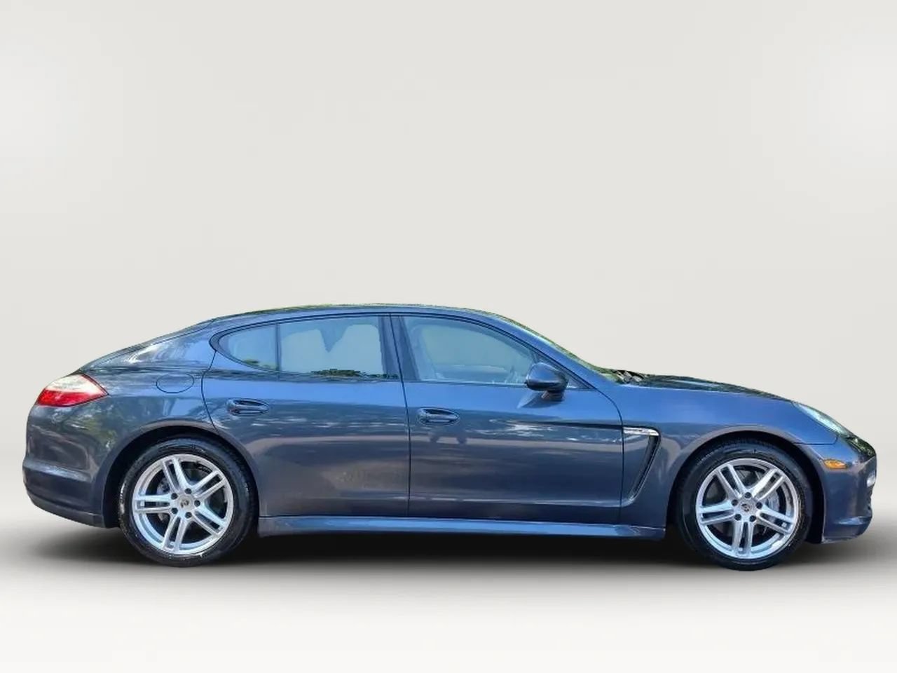 Used 2011 Porsche Panamera 4 AWD/4WD image 9