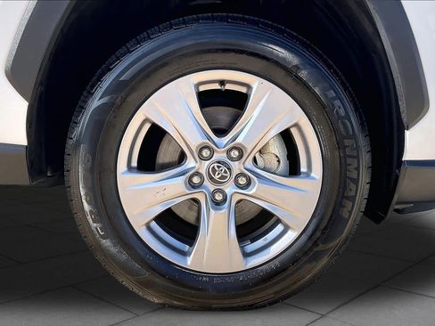 Used 2025 Toyota RAV4 XLE FWD image 11