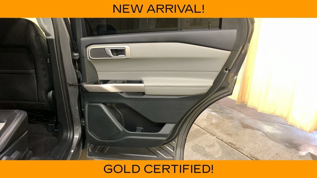 Used 2023 Ford Explorer XLT w/ Equipment Group 202A AWD/4WD image 13