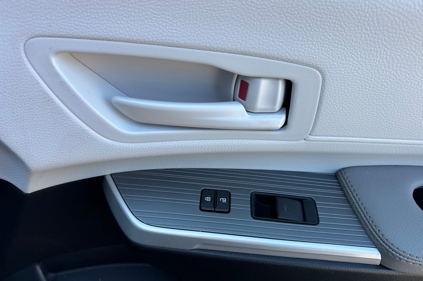 Certified 2026 Toyota Sienna LE FWD image 25