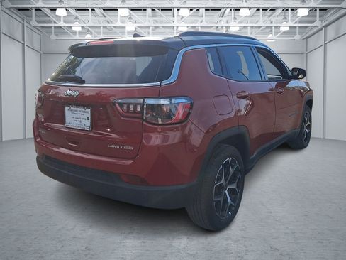Used 2025 Jeep Compass Limited AWD/4WD image 5