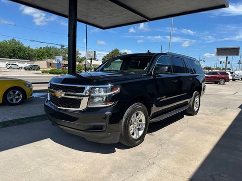 Used 2019 Chevrolet Suburban LT RWD image 4
