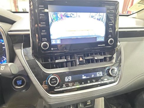 Used 2022 Toyota Corolla Cross XLE w/ Convenience Package image 23