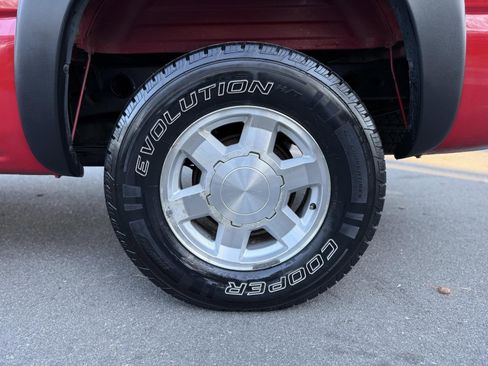 Used 2005 GMC Sierra 1500 SLT w/ Light Duty Power Package image 15