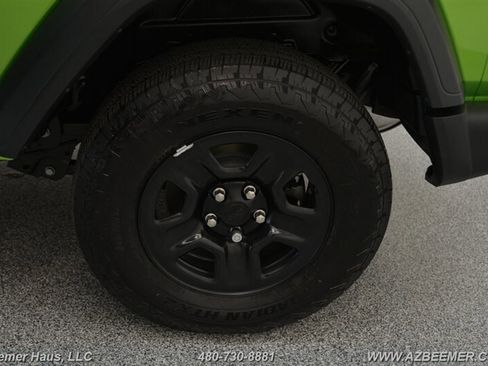 Used 2025 Jeep Wrangler Sport AWD/4WD image 39