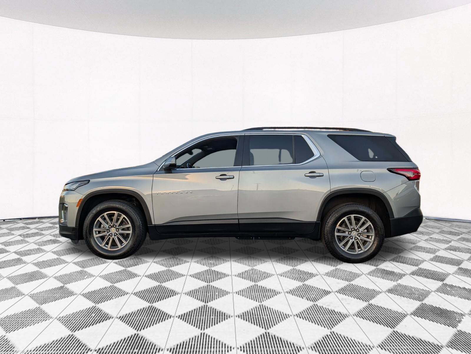 Used 2023 Chevrolet Traverse LT FWD image 13