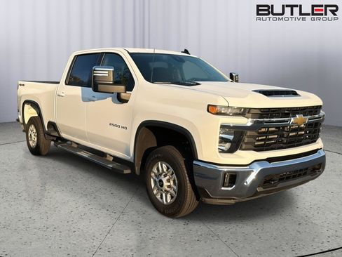 Used 2025 Chevrolet Silverado 2500 LT w/ Convenience Package AWD/4WD image 6