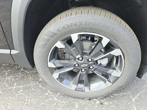 New 2027 Chevrolet Equinox RS w/ Convenience Package III FWD image 17