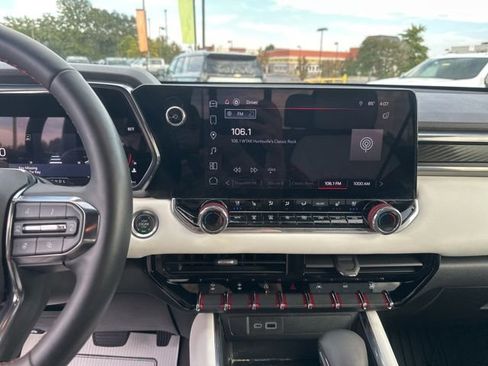 Used 2024 GMC Canyon AT4X image 22