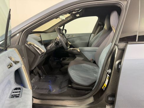 Certified 2023 BMW iX xDrive50 w/ Premium Package image 9