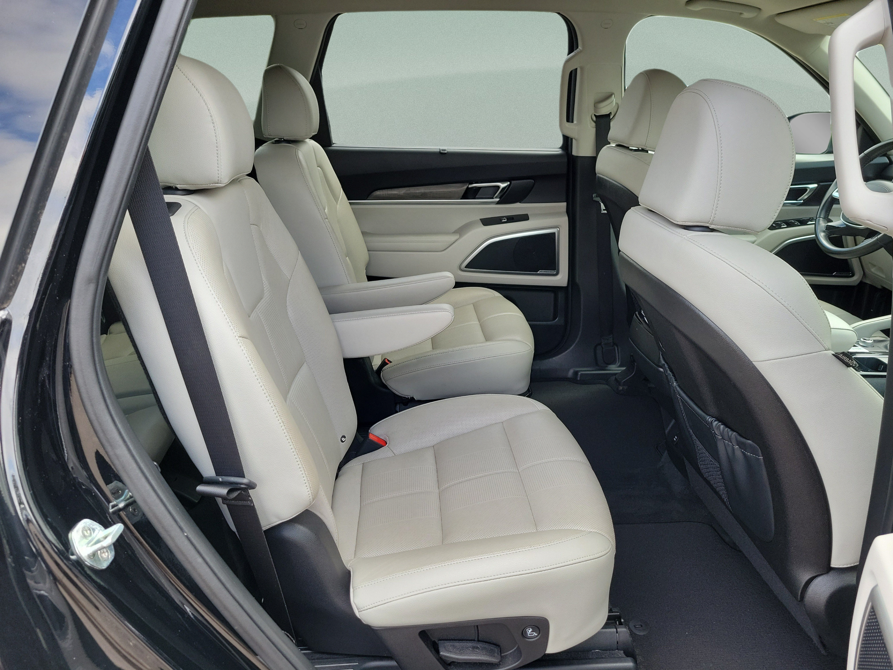 Used 2022 Kia Telluride EX w/ EX Premium Package FWD image 10