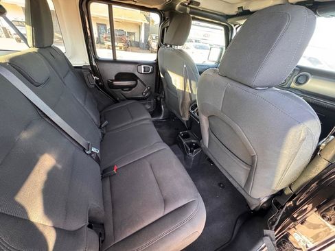Used 2019 Jeep Wrangler Unlimited Sport AWD/4WD image 7