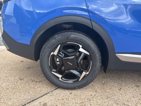 New 2026 Kia Sportage EX w/ EX Panorama Roof Package image 9