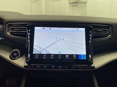 New 2026 Jeep Grand Wagoneer 2WD image 14