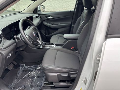 Used 2025 Buick Encore GX Preferred FWD image 27
