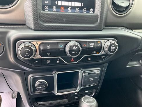 Used 2022 Jeep Wrangler Sport AWD/4WD image 21