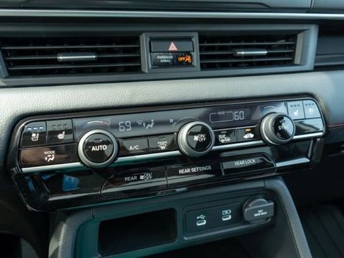 Used 2026 Honda Pilot Black Edition image 31
