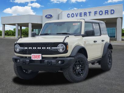 New 2026 Ford Bronco Badlands w/ Black Appearance Package