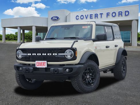 New 2026 Ford Bronco Badlands w/ Black Appearance Package AWD/4WD image 1