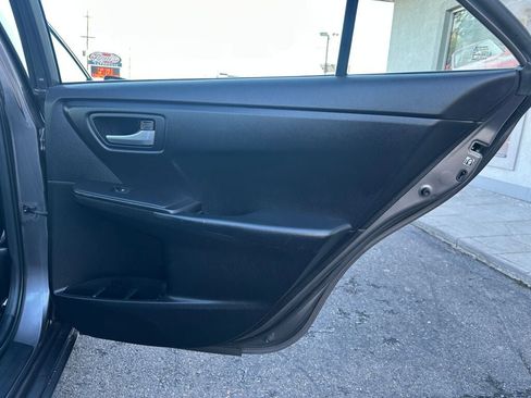 Used 2016 Toyota Camry SE image 24