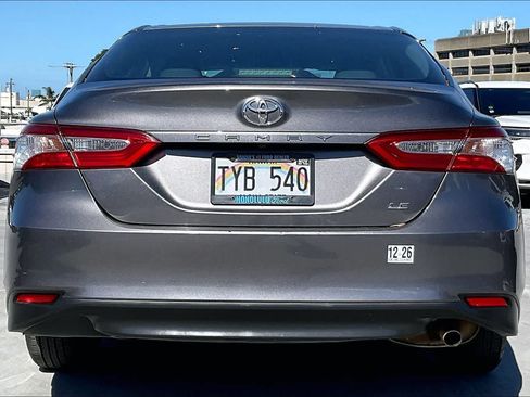 Used 2020 Toyota Camry LE FWD image 5