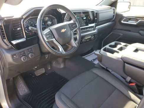 Used 2025 Chevrolet Silverado 1500 LT image 17