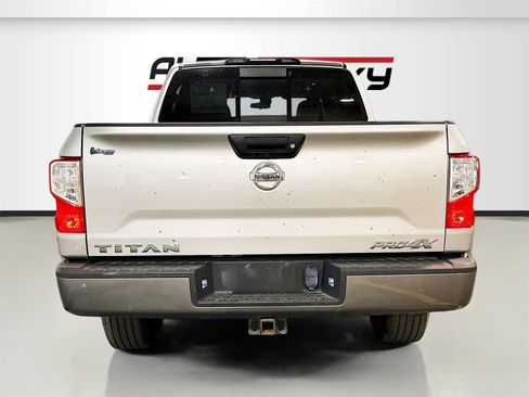 Used 2019 Nissan Titan PRO-4X image 6