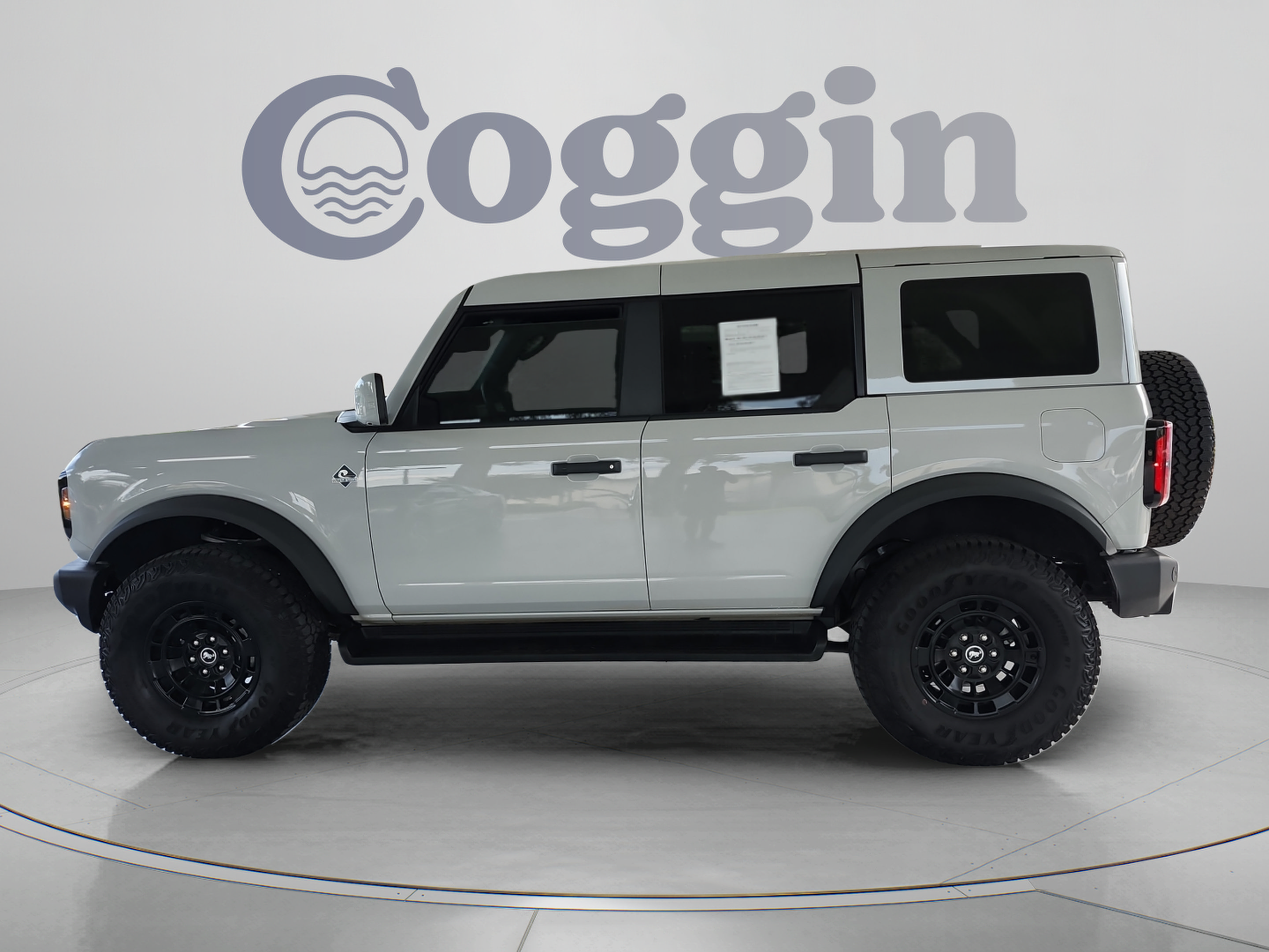Used 2026 Ford Bronco Outer Banks w/ Sasquatch Package AWD/4WD image 2